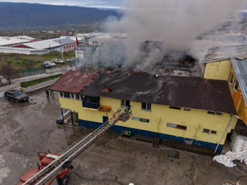 Kastamonu'da tekstil ve filtre malzemeleri üretilen fabrikada yangın (2)