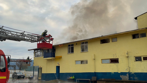 Kastamonu'da tekstil ve filtre malzemeleri üretilen fabrikada yangın