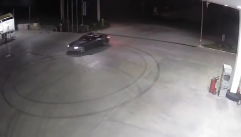 Akaryakıt istasyonunda aracı ile drift atan sürücüye 140 bin lira ceza