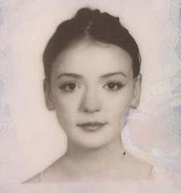 Hafif ticari araç ile çarpışan motosikletin sürücüsü Sude, hayatını kaybetti; kaza anı kamerada