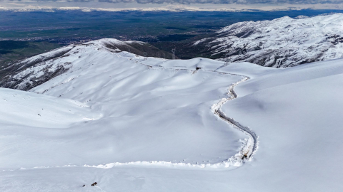 Muş'ta nisan ayı ortasında karla mücadele