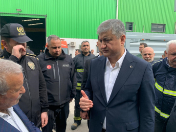 Adana'da geri dönüşüm tesisinde yangın (2)