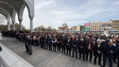 Ankara’da Kahramanmaraş’taki okul saldırısında hayatını kaybedenler için gıyabi cenaze namazı kılındı