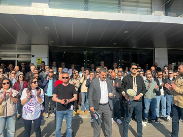 Karşıyaka Belediyesi'nde memurlardan tam gün iş bırakma eylemi