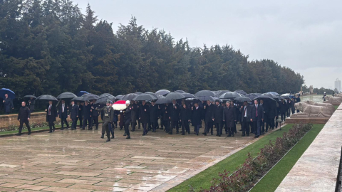 TBMM Başkanı Kurtulmuş ve devlet erkanından Anıtkabir'e ziyaret
