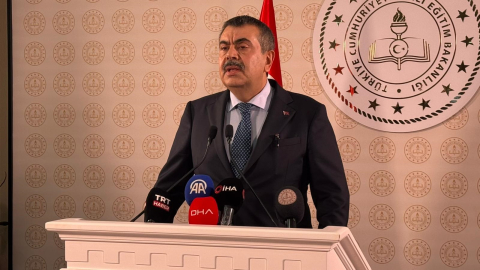 Bakan Tekin: Dijital dünyada çocuklarımızı hedef alan riskleri yapay zekayla izleyeceğiz