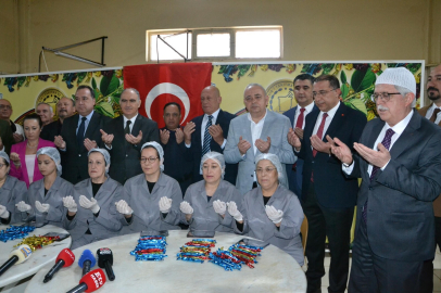 Manisa'da saçılacak 10 ton mesir macunu için dua edildi