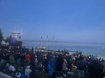 Anzak askerler Gelibolu'da 'Şafak Ayini' ile anıldı