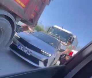 Başakşehir'de polisin 'dur' ihtarına uymadı; otomobilin lastikleri indirilerek yakalandı