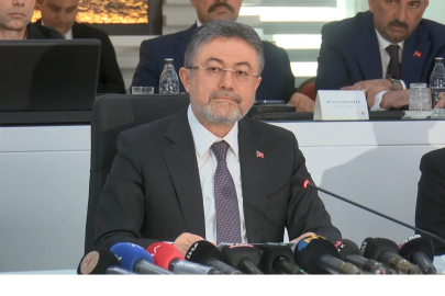 Bakan Yumaklı: Yangınlara havadan müdahale kapasitemizi 462 tona ulaştırdık