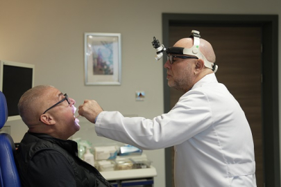 Felç riski olan hasta, ağız içi cerrahiyle sağlığına kavuştu