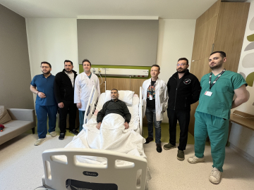 Karın ağrısı ve şişkinlik şikayetiyle hastaneye gitti; 8 kiloluk böbreği ameliyatla alındı