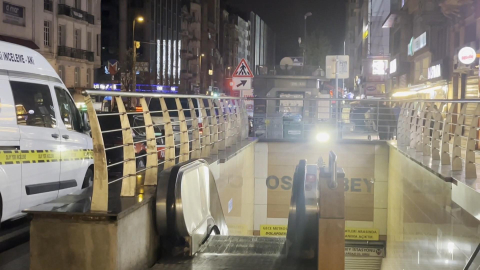 Metro istasyonunda raylara düşerek hayatını kaybetti