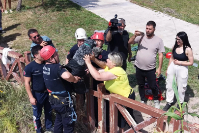 Kedi kovalarken falezlerden düşen köpek, dronla tespit edilip kurtarıldı