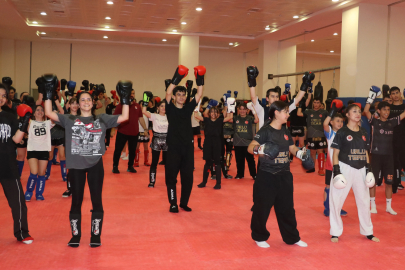 Muaythai sporuna ilgi; gençler hem kendini savunuyor hem geleceğini inşa ediyor