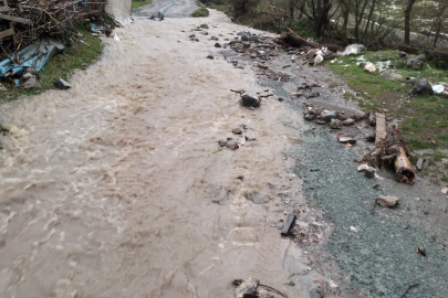 Kastamonu’da sağanak yağış hayatı olumsuz etkiledi 