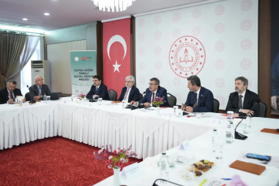 Bakan Tekin:  Çocuklarımızın ilgisini yakalayan içerikler onların gelişimini de gözeten hassasiyetle üretilmeli 