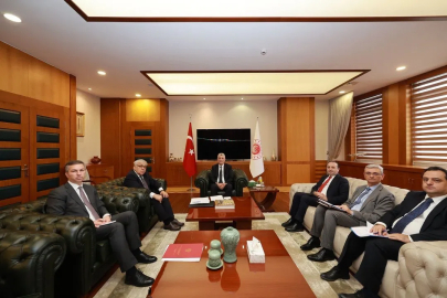 Bakan Bolat, Rusya ve İtalya büyükelçileri ile görüştü