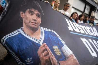 Maradona’nın ölümüne ilişkin yürütülen davada iki doktor hakim karşısına çıktı