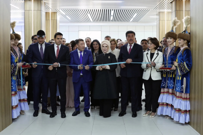 Emine Erdoğan, Kazakistan'da Sıfır Atık Eğitim Laboratuvarı'nın açılışını yaptı