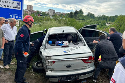 TIR, otomobille çarpıştıktan sonra devrildi: 6 yaralı