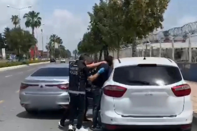 Takibe alınan otomobilden 23 kilo 984 gram esrar ele geçirildi