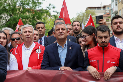 Özgür Özel: Türkiye'de siyaset çok yaşlı, ben dahi çok yaşlıyım / Fotoğraflar