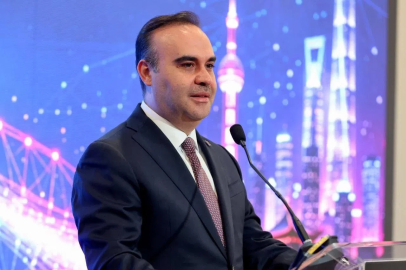 Bakan Kacır, Bilim Olimpiyatları'nda madalya alan öğrencileri tebrik etti