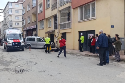 Hafif ticari araç yayalara çarptı: 3 yaralı
