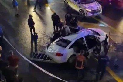 Ankara’da kontrolden çıkan otomobil Sıhhiye Köprüsü'nden alt yola düştü; 1 yaralı