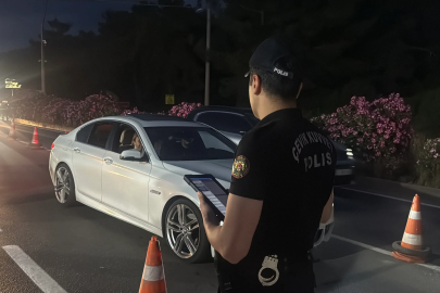 Bodrum'da bayram hareketliliği; polis ekiplerinden ilçe girişinde denetim