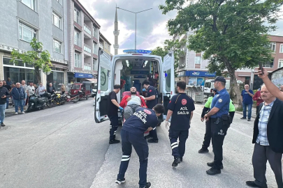 Kamyonet, park halindeki 5 araca çarptı; 2 yaralı