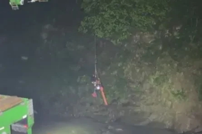 Derede balık avlarken akıntıya kapılan yeğeni ölen, kendisi ise kaybolan amca aranıyor