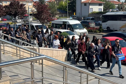 'Yasa dışı bahis' operasyonunda gözaltına alınan şüphelilerden 34'ü adliyede