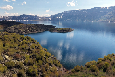 Nemrut Krater Gölü'nde turizm sezonu açıldı; eşsiz manzara ziyaretçileri bekliyor