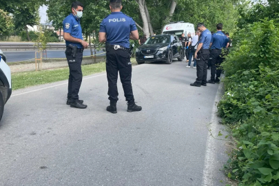 Camları kırık otomobilin arka koltuğunda ölü bulundu