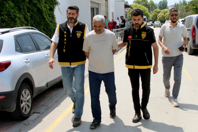 Kardeşini, dükkan kirasını eşit paylaştırmadığı için öldürmüş
