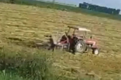 Tarım aletinde sıkışan çiftçi yaralandı, olay kamerada