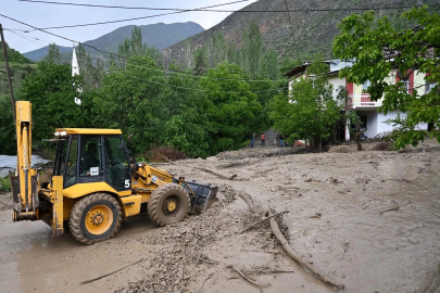 Erzurum'da heyelan; yollar ulaşıma kapandı