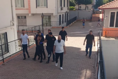 Hamile eşi ile üvey çocuklarını darbetti