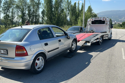 Otomobille çarpışan motosikletin sürücüsü ağır yaralandı