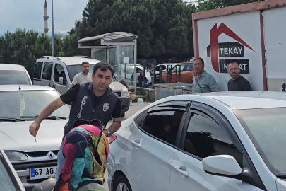 Yanlışlıkla kardeşinin kimliğiyle sınava geldi, amcası 4 dakika kala kendi kimliğini yetiştirdi