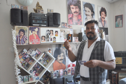 Ferdi Tayfur sevgisini evinde yaşatıyor