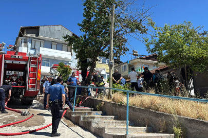 Yaşadığı evi ateşe verip kaçtı