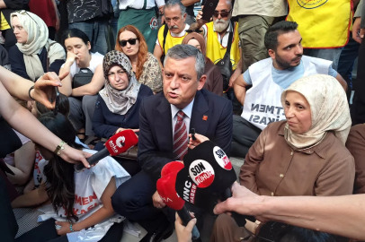 Özgür Özel: Öğretmenlerin hakkını verin, bu işin siyaseti yok