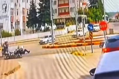 2 yunus polisinin yaralandığı kaza kamerada