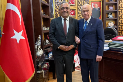 Devlet Bahçeli, Diyarbakır Milletvekili Sezgin Tanrıkulu ile bir araya geldi