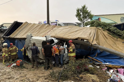 Manisa’da üç aracın karıştığı zincirleme kaza: 2 ölü, 4 yaralı